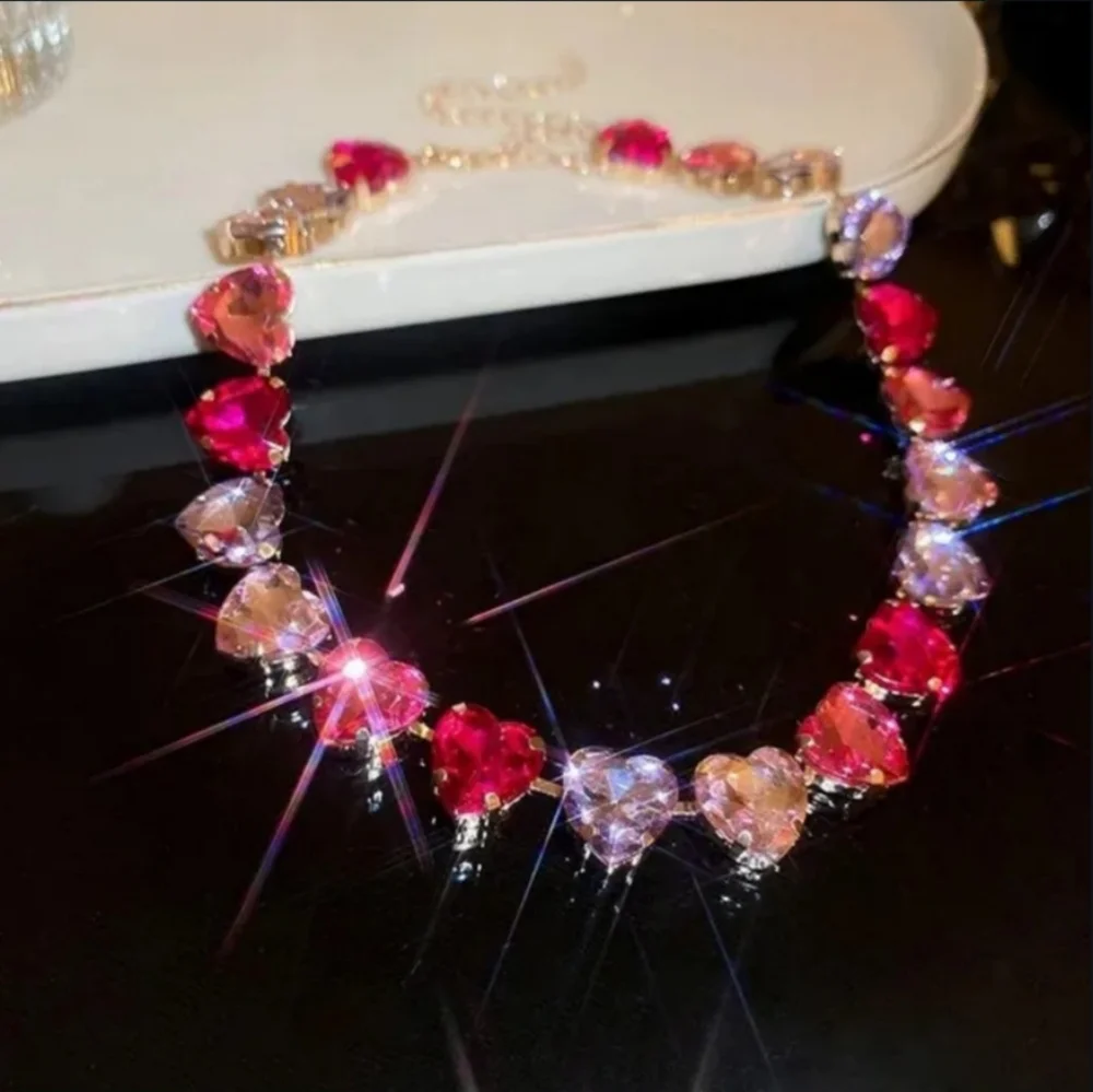 Pink 💖 Hearts Rhinestone Necklace - Picture 3 of 4